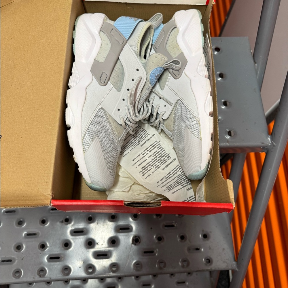 Used Nike huarache run ultra